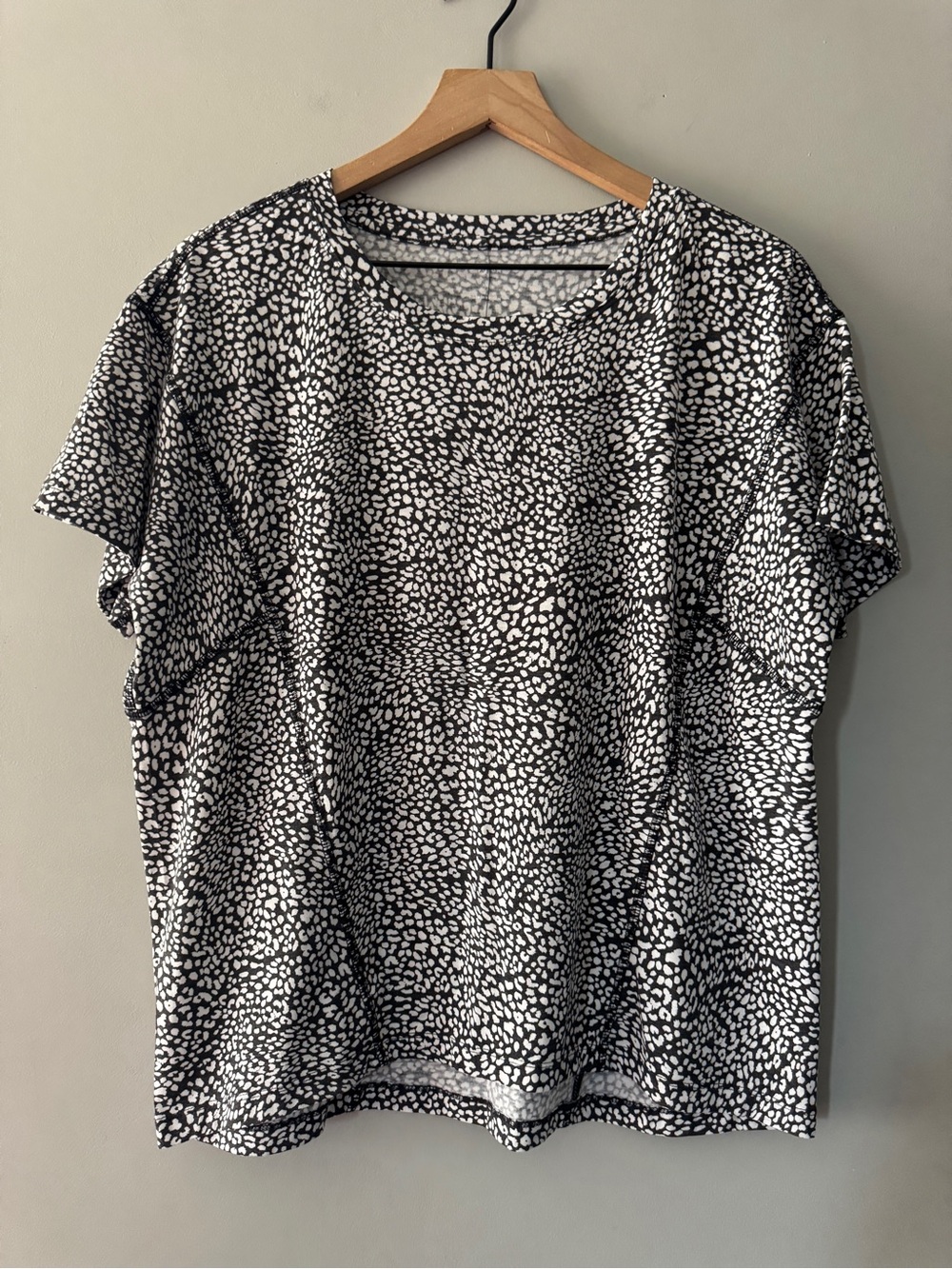 Lou & Grey | leopard print top | XS